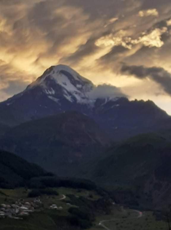 Hotel Bana Kazbegi Esterno foto
