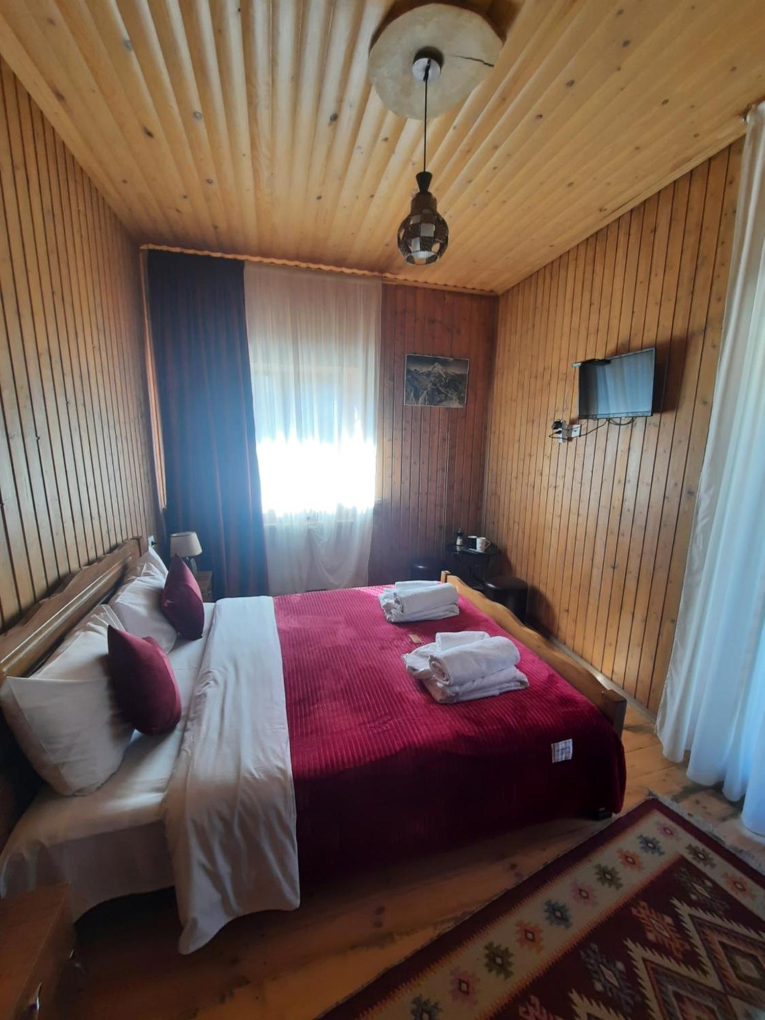 Hotel Bana Kazbegi Esterno foto