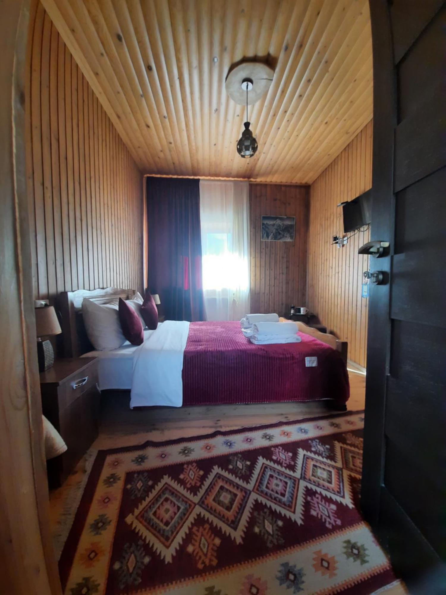 Hotel Bana Kazbegi Esterno foto