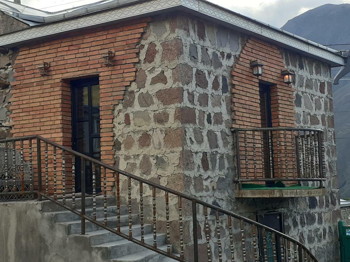 Hotel Bana Kazbegi Esterno foto
