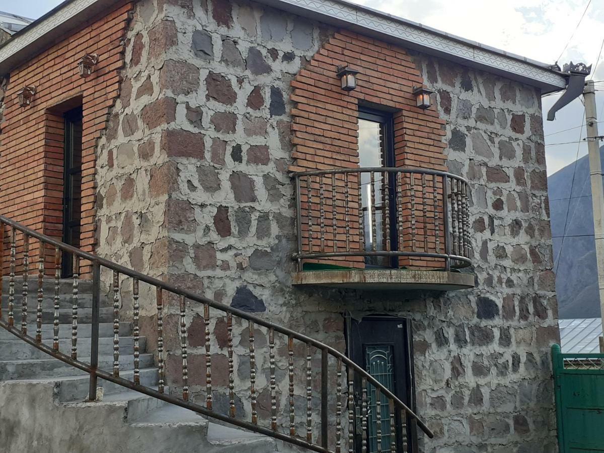 Hotel Bana Kazbegi Esterno foto